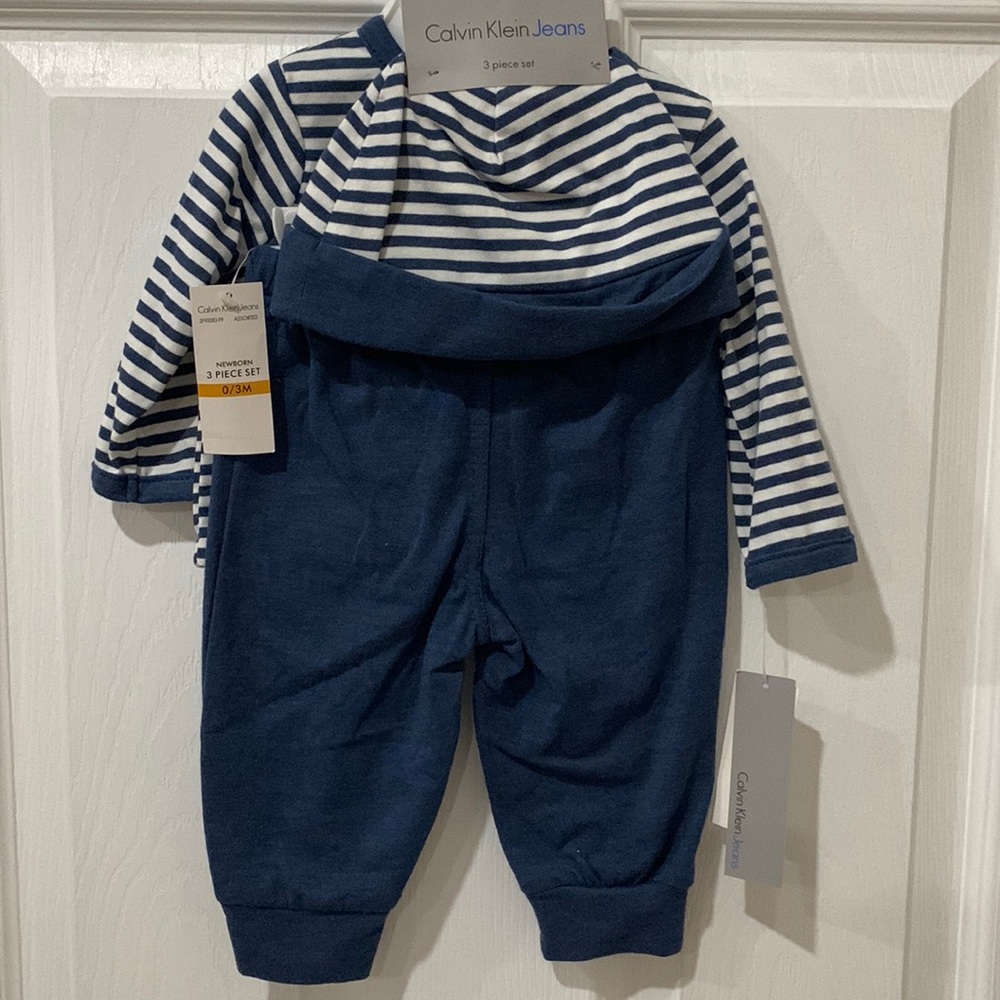 Calvin Klein Baby 3 piece set (size 0-3month)